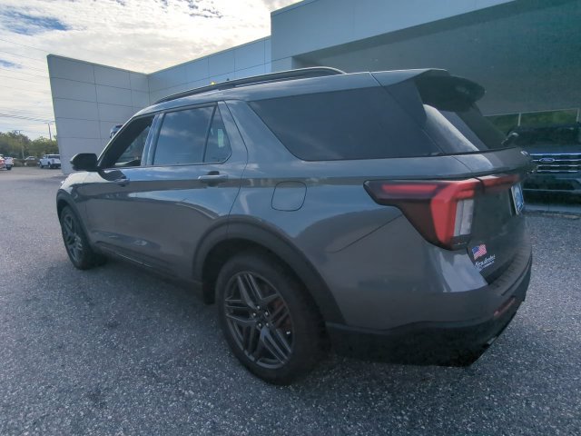 New 2027 Ford Explorer Active w/ Active Comfort Package RWD image 7
