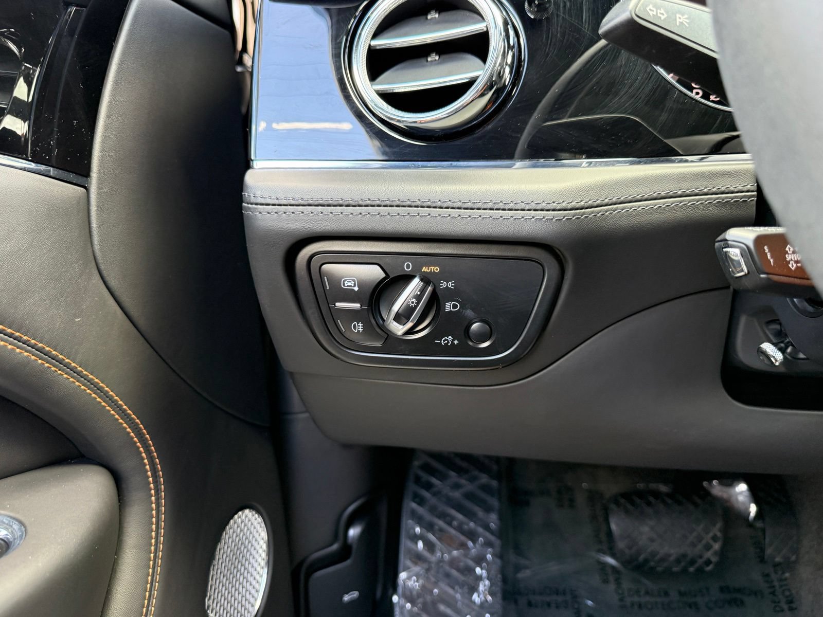 Used 2023 Bentley Bentayga AWD/4WD image 31
