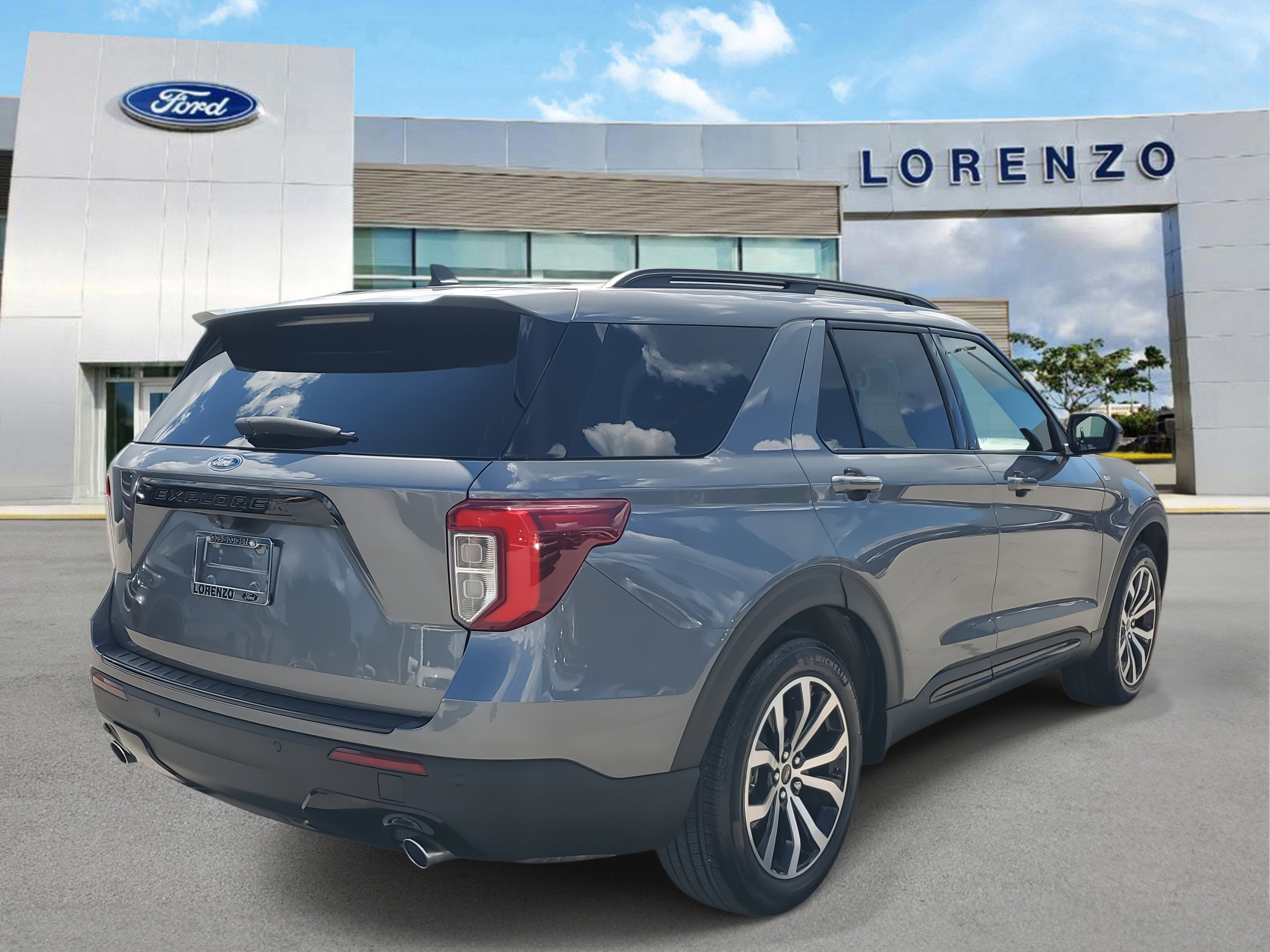 Used 2022 Ford Explorer ST-Line image 5