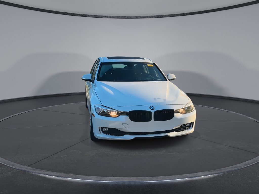 Used 2014 BMW 320i Sedan RWD image 3