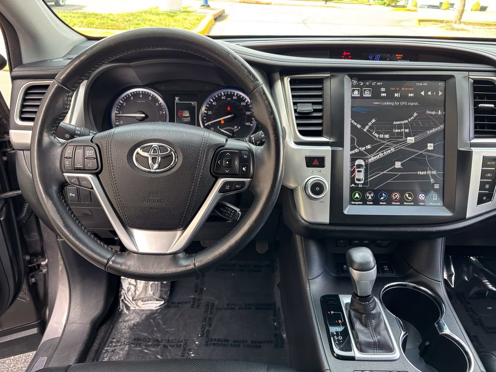 Used 2017 Toyota Highlander Limited AWD/4WD image 25