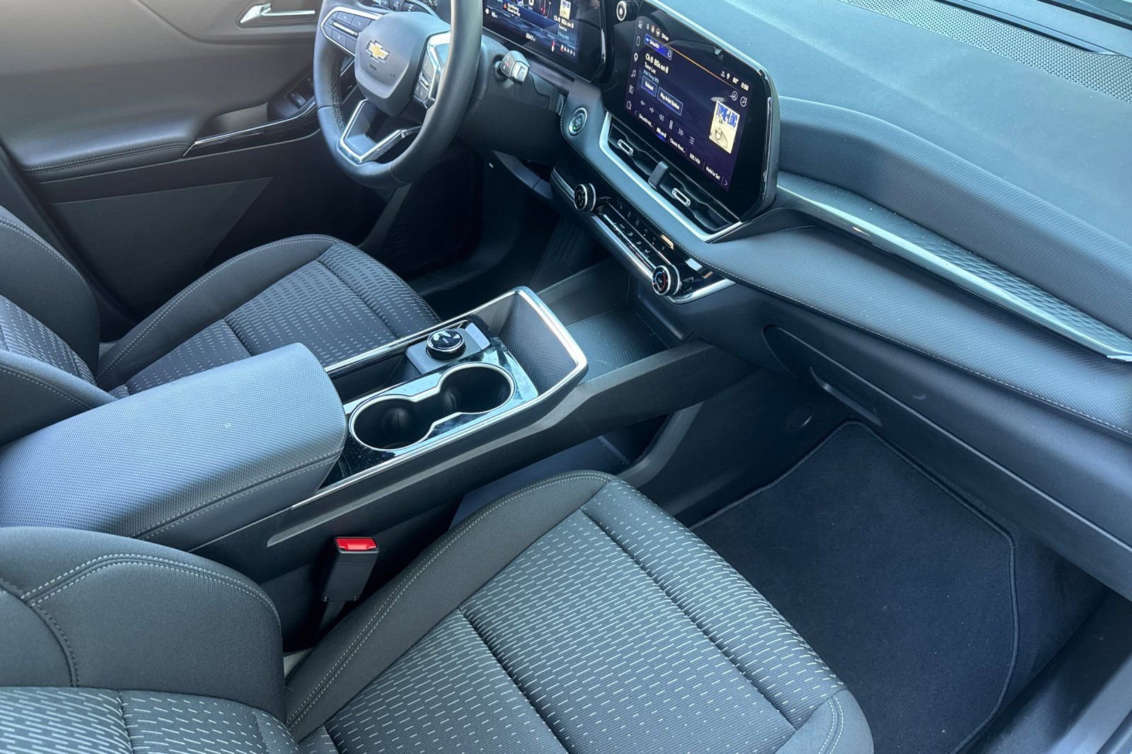 Used 2026 Chevrolet Equinox LT image 20