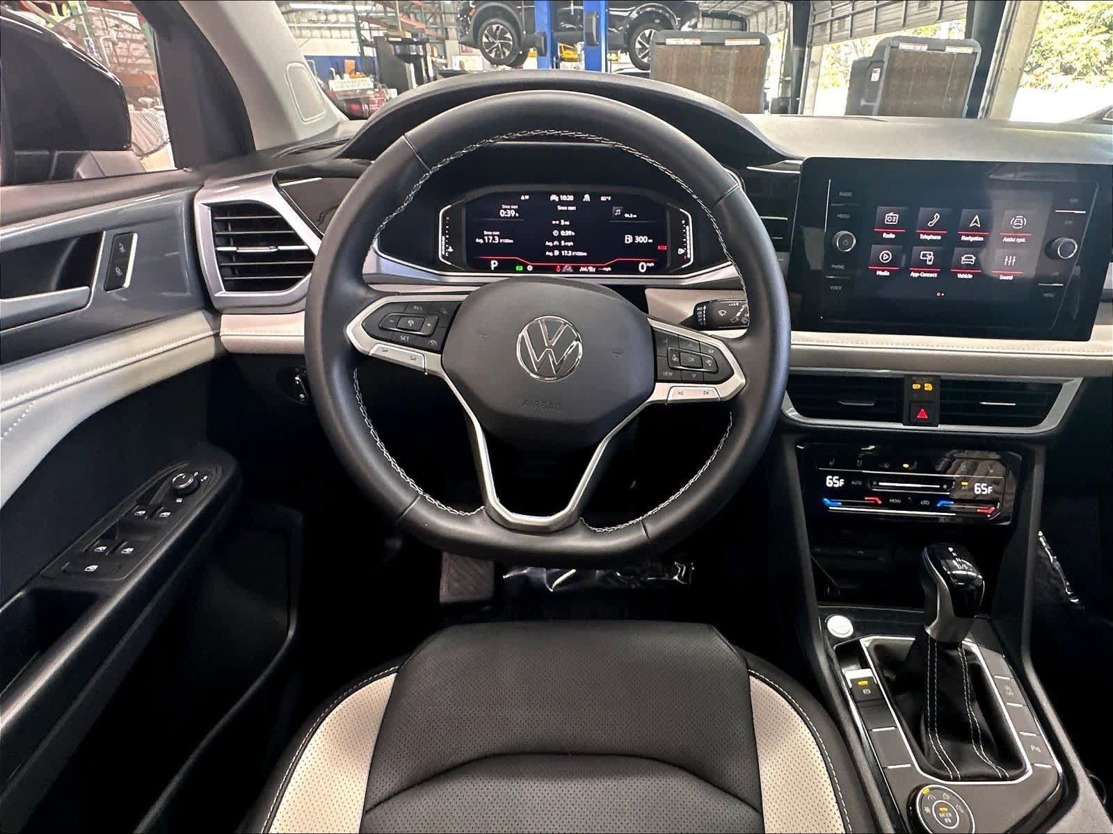 Certified 2026 Volkswagen Taos SEL AWD/4WD image 11