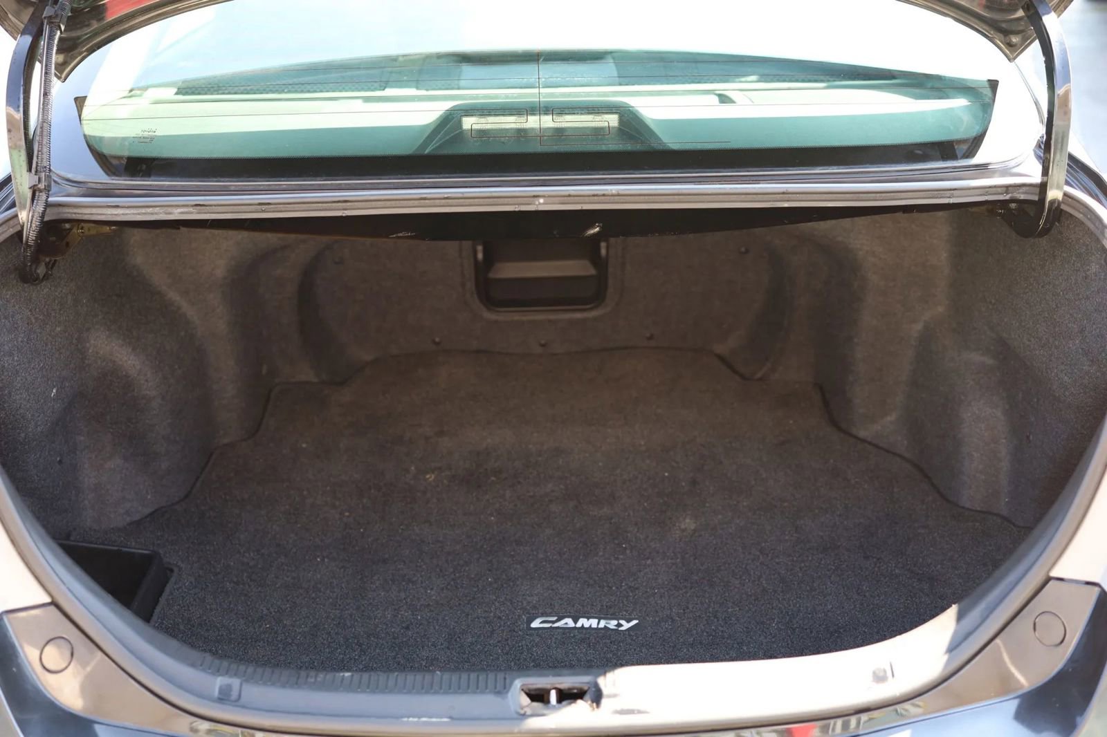 Used 2011 Toyota Camry SE image 32