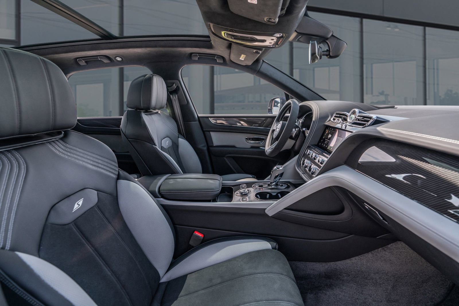 New 2025 Bentley Bentayga image 48