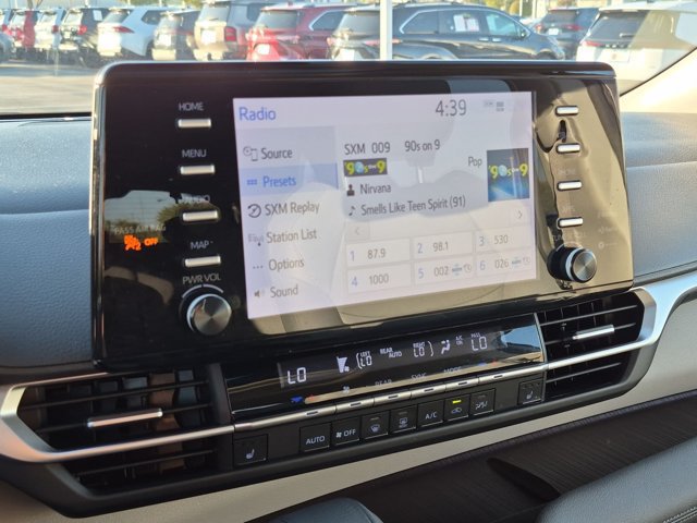 Certified 2021 Toyota Sienna XLE AWD/4WD image 12