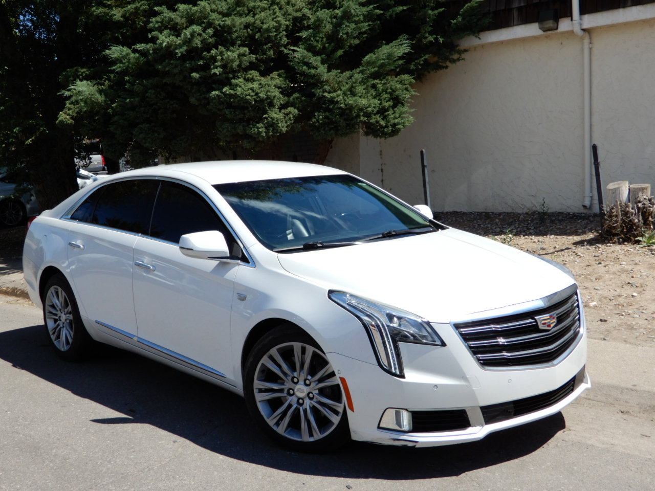 Used 2019 Cadillac XTS Luxury image 3