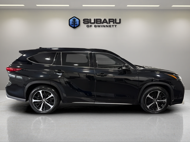 Used 2022 Toyota Highlander XSE FWD image 6