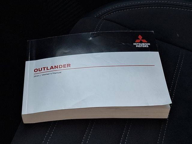 Used 2024 Mitsubishi Outlander SE image 25