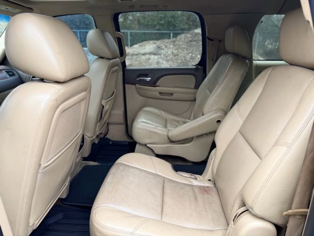 Used 2011 Chevrolet Suburban LTZ image 24