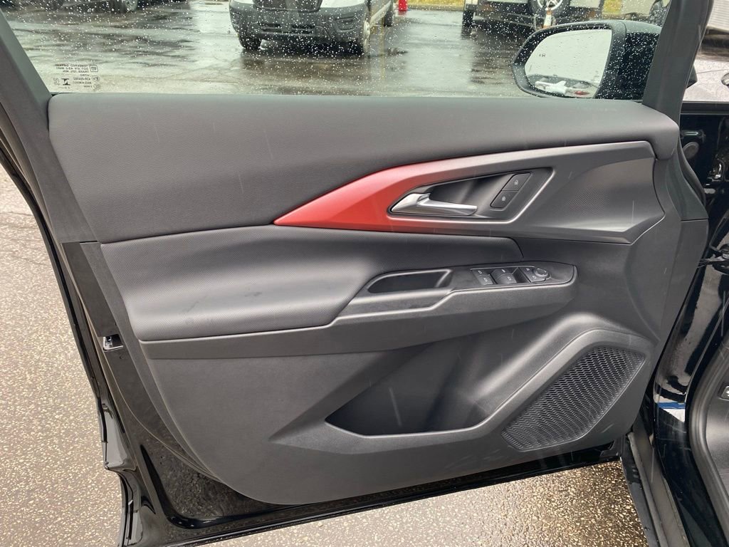 New 2025 Chevrolet Equinox EV RS image 9