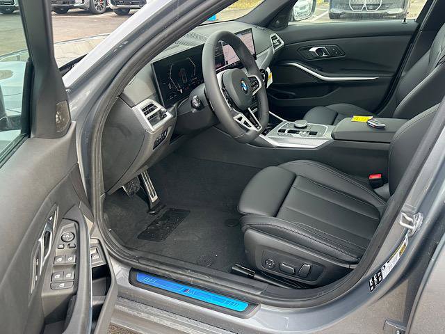 New 2026 BMW 330i xDrive Sedan w/ M Sport Package image 4