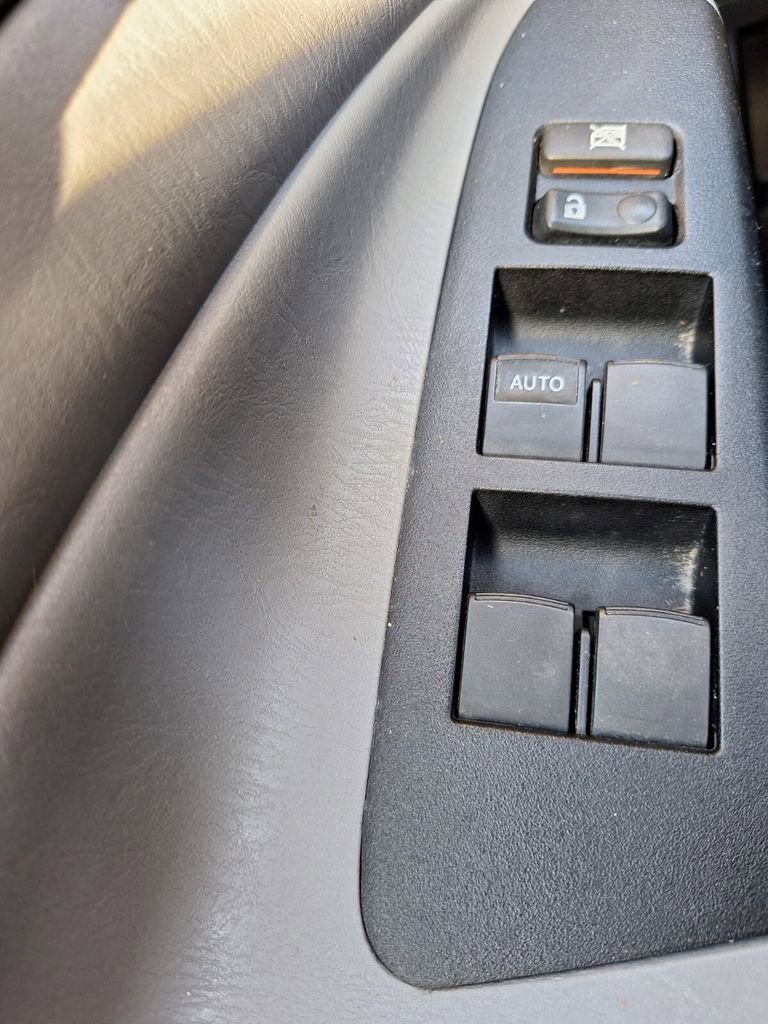 Used 2014 Toyota Tacoma PreRunner w/ Convenience Package image 16