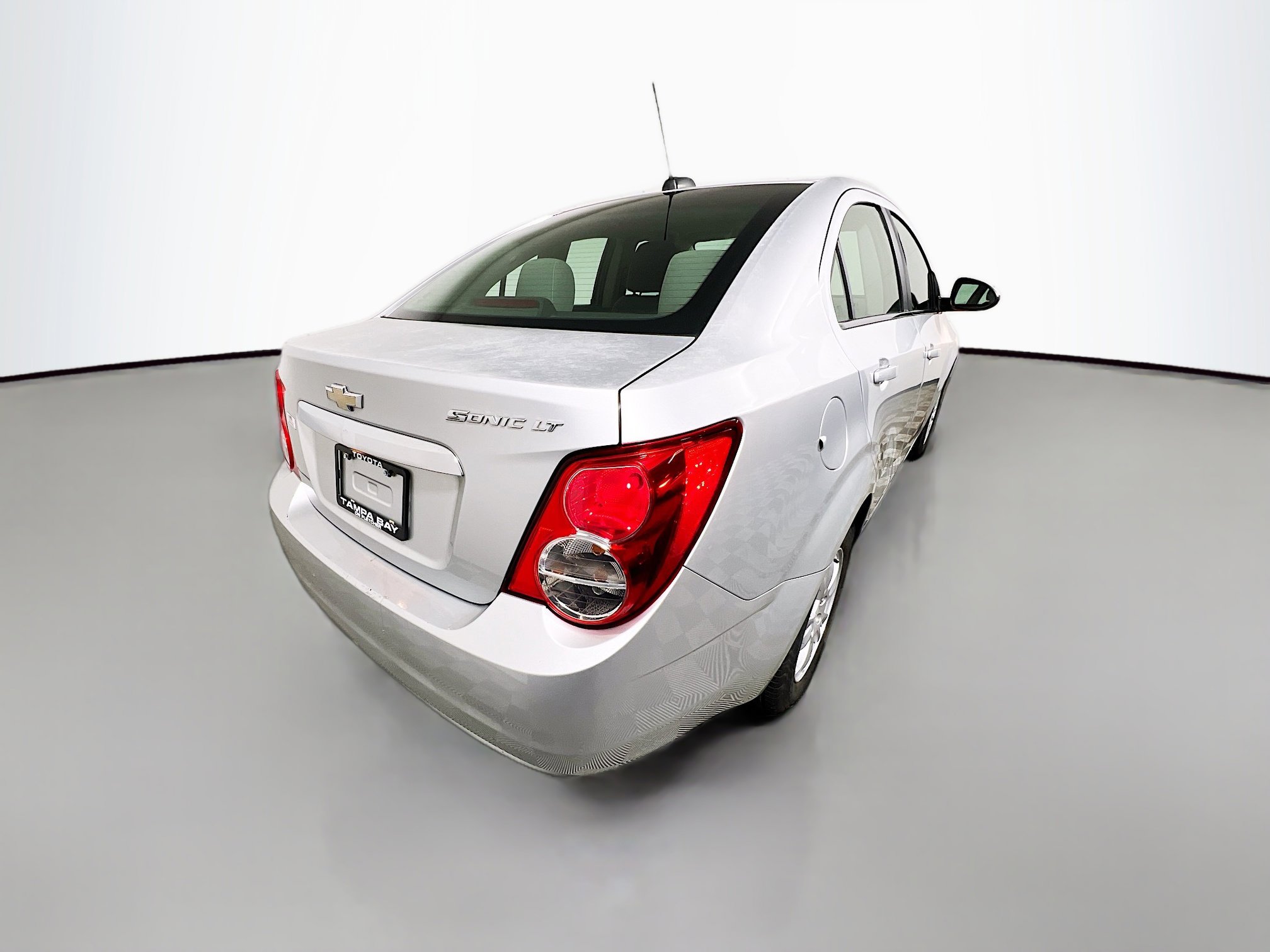 Used 2016 Chevrolet Sonic LT image 4