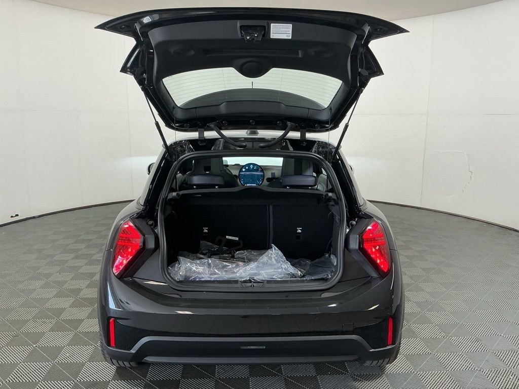 New 2026 MINI Cooper 2-Door Hardtop image 25