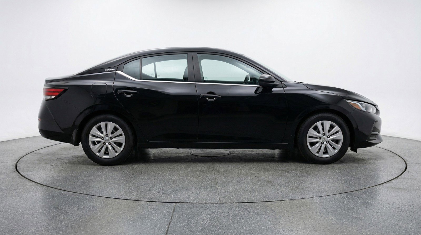 Used 2025 Nissan Sentra S FWD image 11