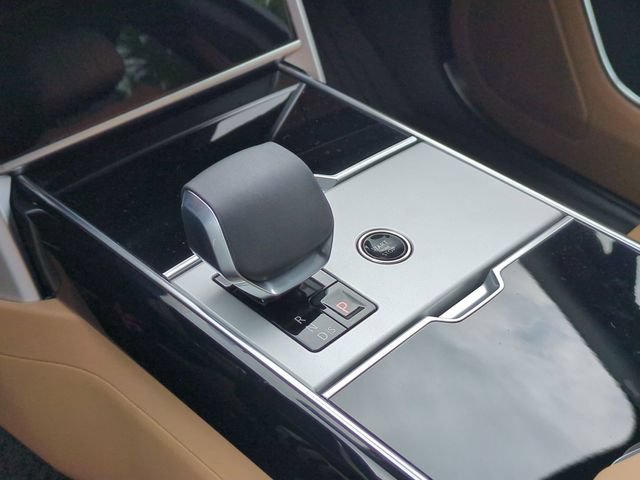 New 2026 Land Rover Range Rover Long Wheelbase SE AWD/4WD image 9