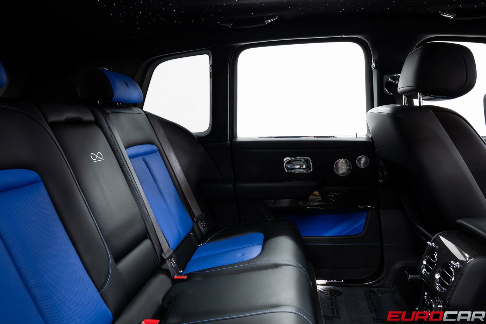 Used 2022 Rolls-Royce Cullinan Black Badge w/ Dark Exterior Package image 37