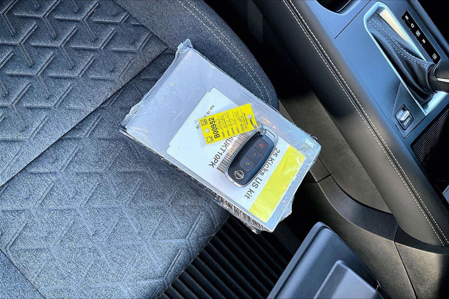 Used 2025 Nissan Kicks SV image 12