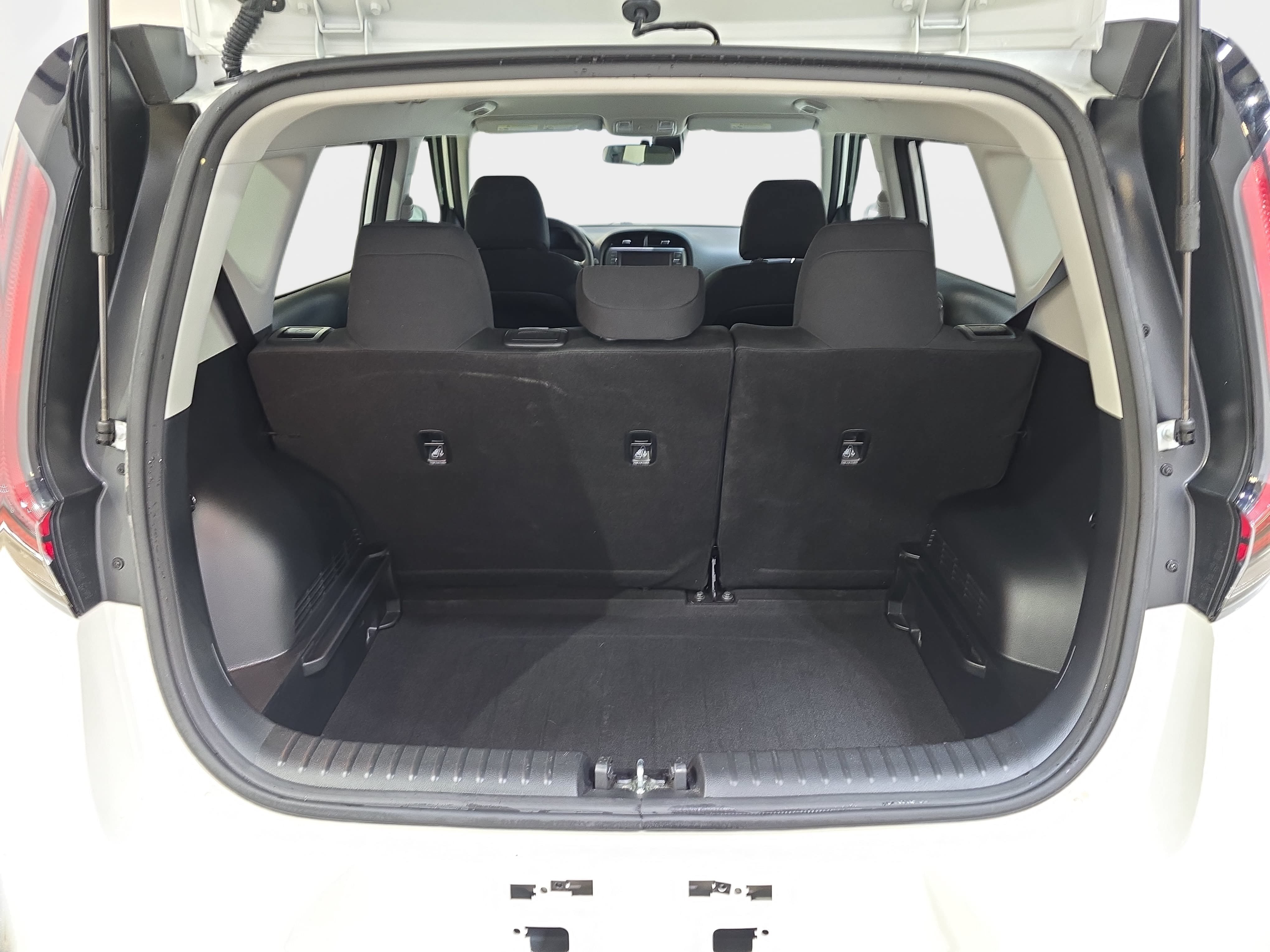Used 2023 Kia Soul LX w/ LX Technology Package FWD image 27