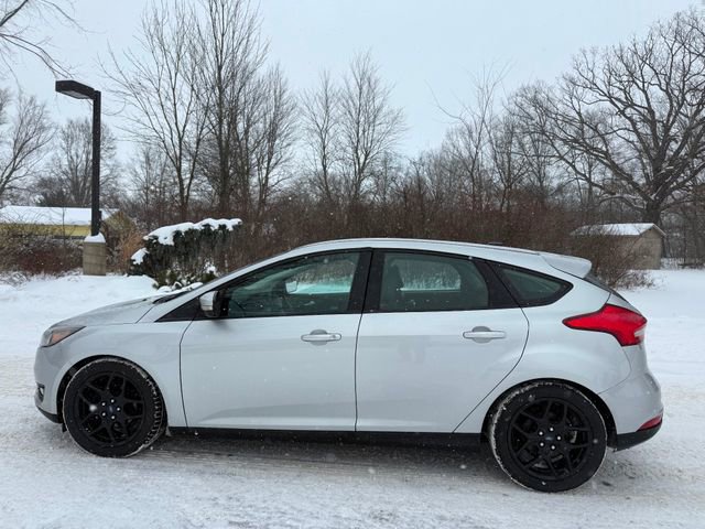 Used 2016 Ford Focus SE w/ Equipment Group 201A image 2