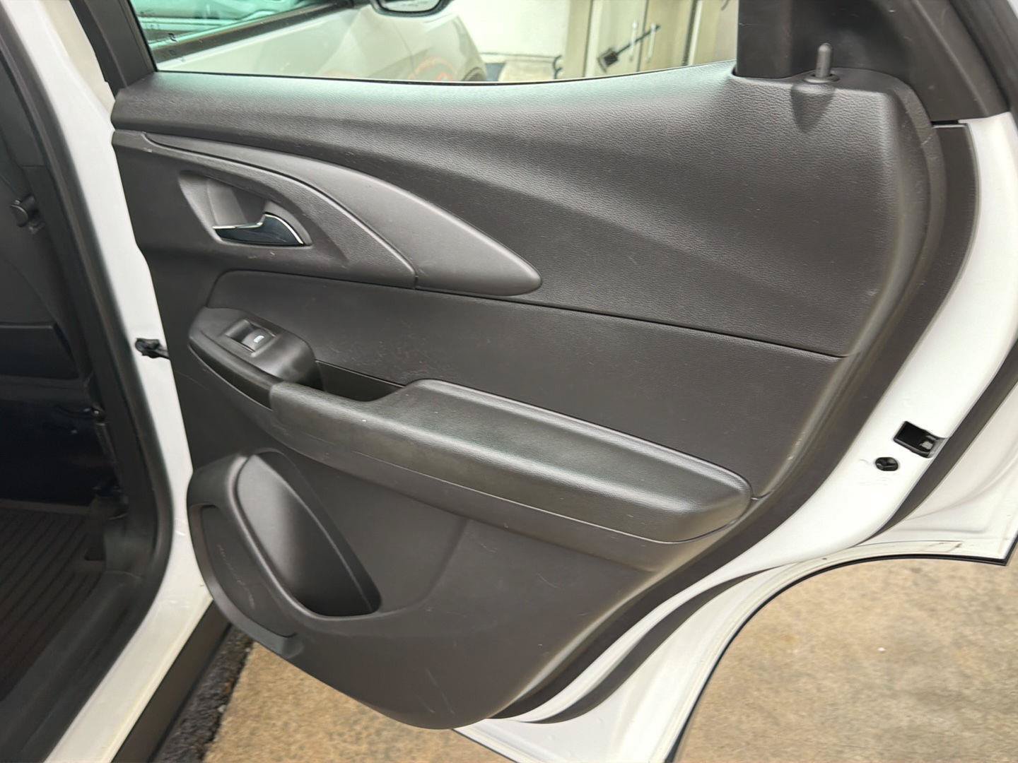 Used 2024 Chevrolet TrailBlazer LS FWD image 15
