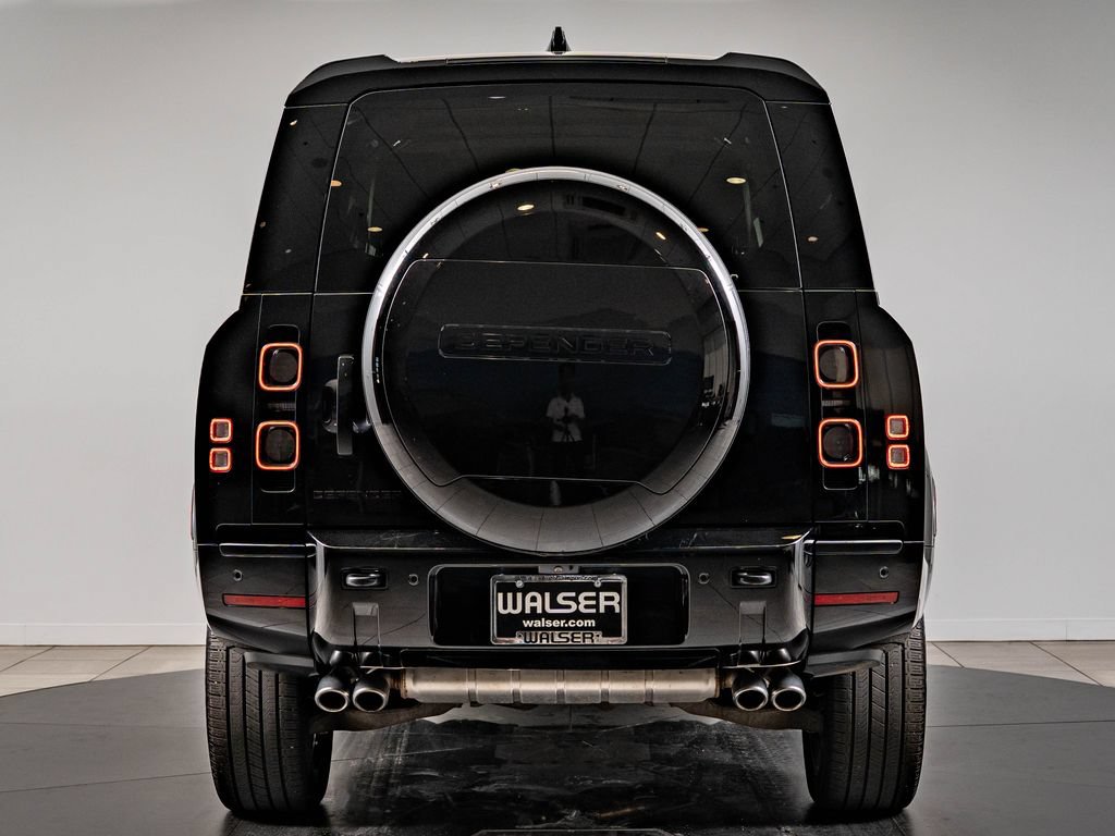 Used 2025 Land Rover Defender 130 V8 AWD/4WD image 7