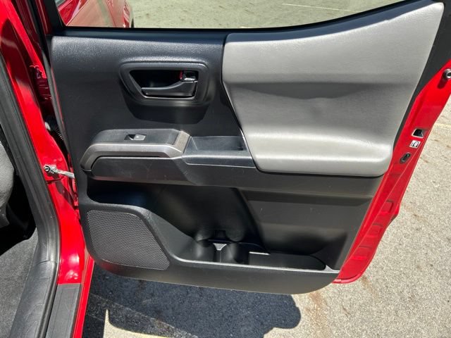 Used 2019 Toyota Tacoma SR5 AWD/4WD image 34