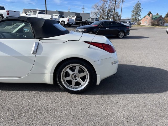 Used 2004 Nissan 350Z Touring image 7