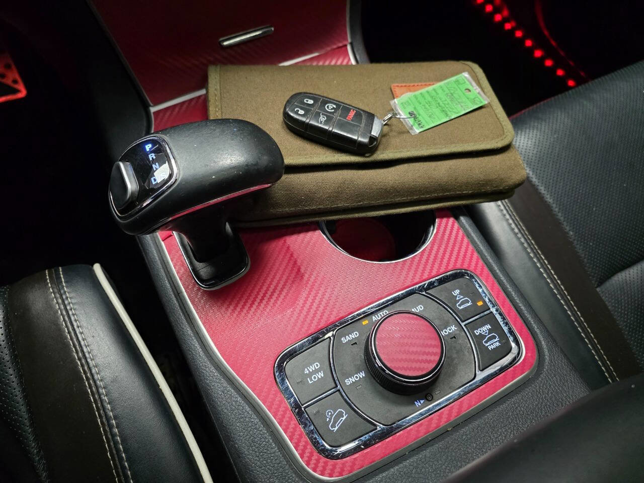 Used 2015 Jeep Grand Cherokee Overland w/ Advanced Technology Group image 23