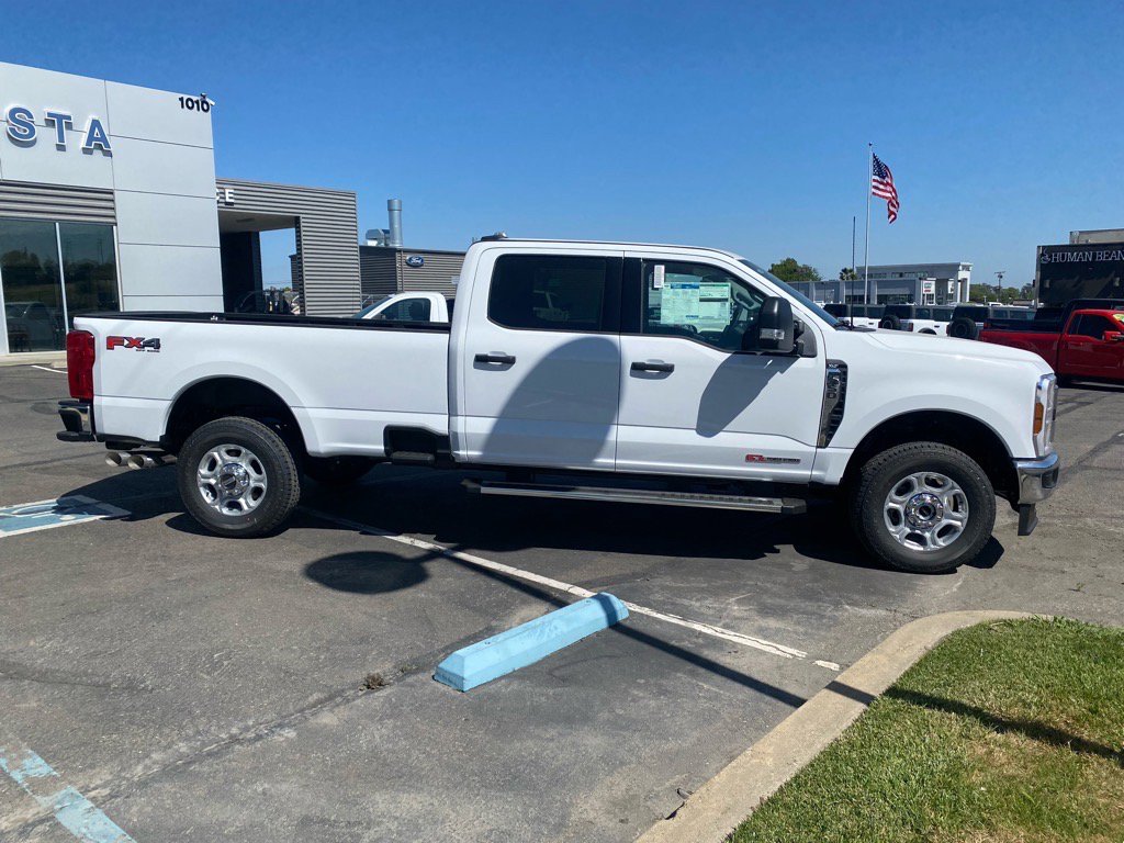 New 2025 Ford F350 XLT w/ FX4 Off-Road Package image 9