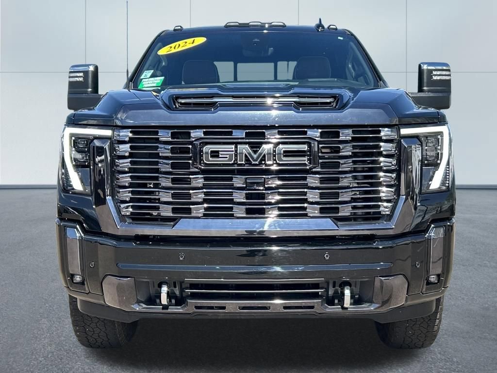 Used 2024 GMC Sierra 3500 Denali Ultimate image 3