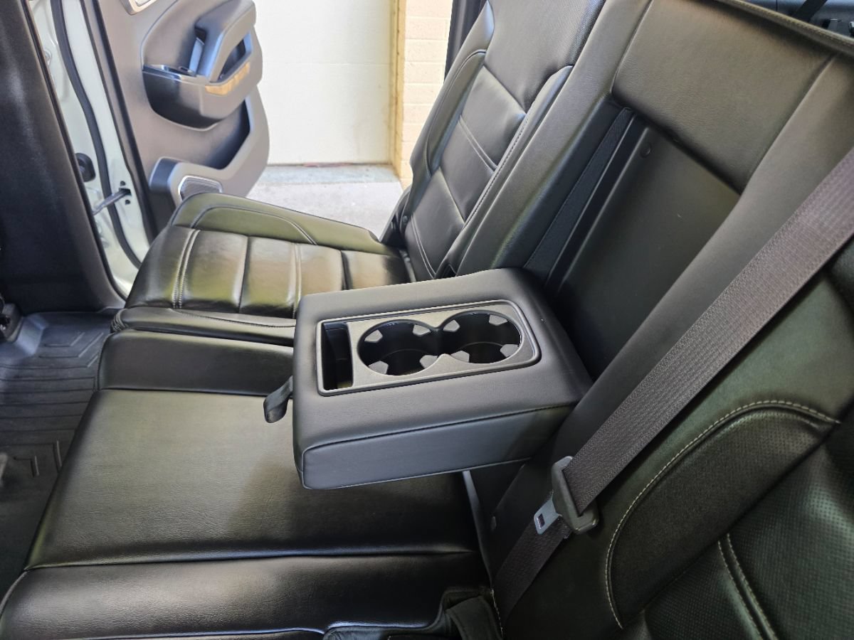 Used 2015 GMC Yukon XL Denali w/ Touring Package AWD/4WD image 31