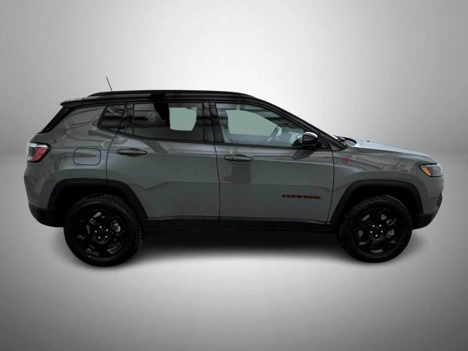 Used 2024 Jeep Compass Trailhawk image 4