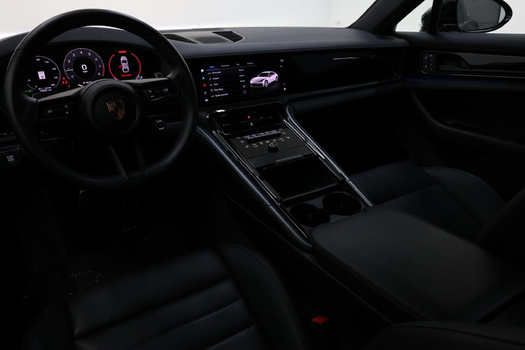 Used 2025 Porsche Panamera image 78