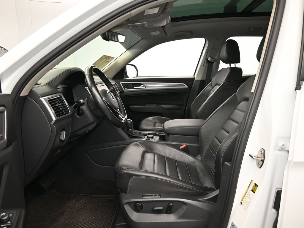 Used 2018 Volkswagen Atlas SEL Premium image 12