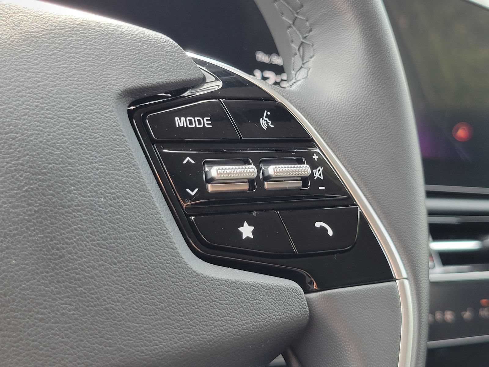 Certified 2024 Kia Niro EX FWD image 18