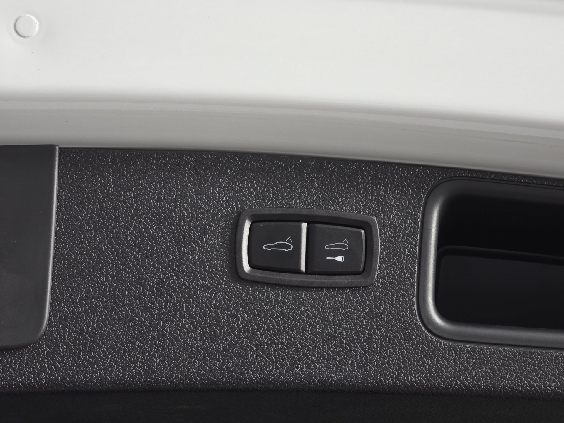 Used 2025 Porsche Macan AWD/4WD image 51