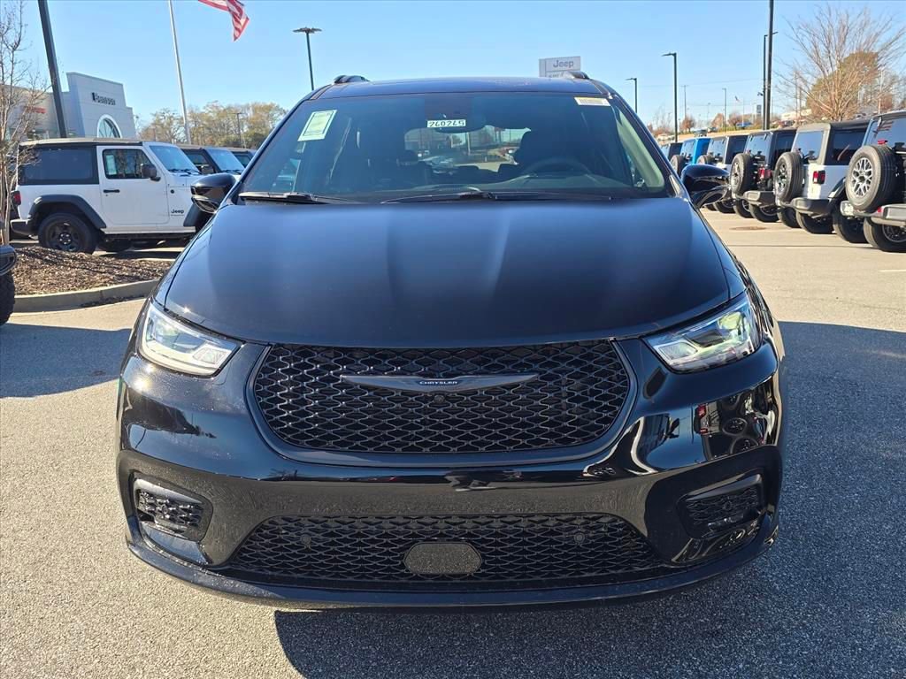 New 2026 Chrysler Pacifica Select w/ S Appearance Package FWD image 15