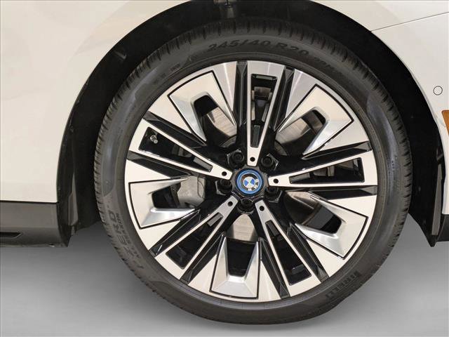 Used 2024 BMW i5 eDrive40i w/ M Sport Package RWD image 25