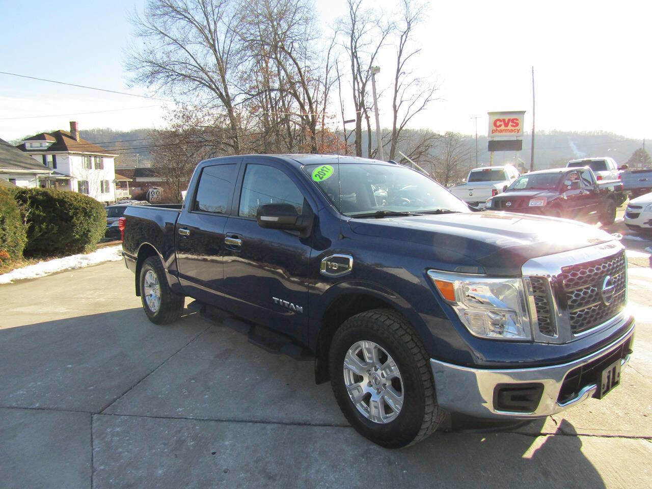 Used 2017 Nissan Titan SV image 6