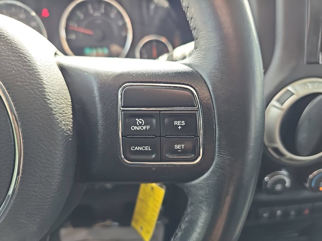 Used 2018 Jeep Wrangler Unlimited Sahara w/ Connectivity Group AWD/4WD image 18