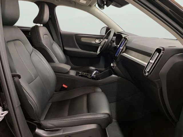 Used 2025 Volvo XC40 B5 Plus image 77