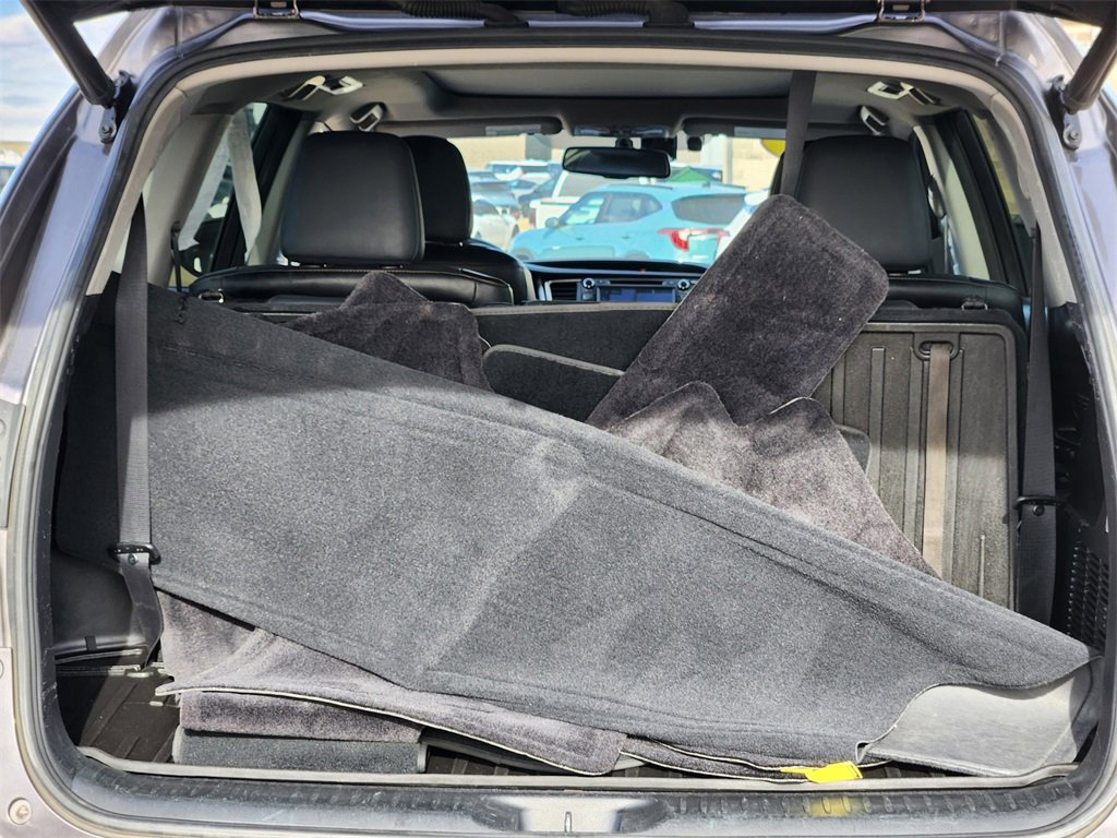 Used 2016 Toyota Highlander Limited Platinum image 12