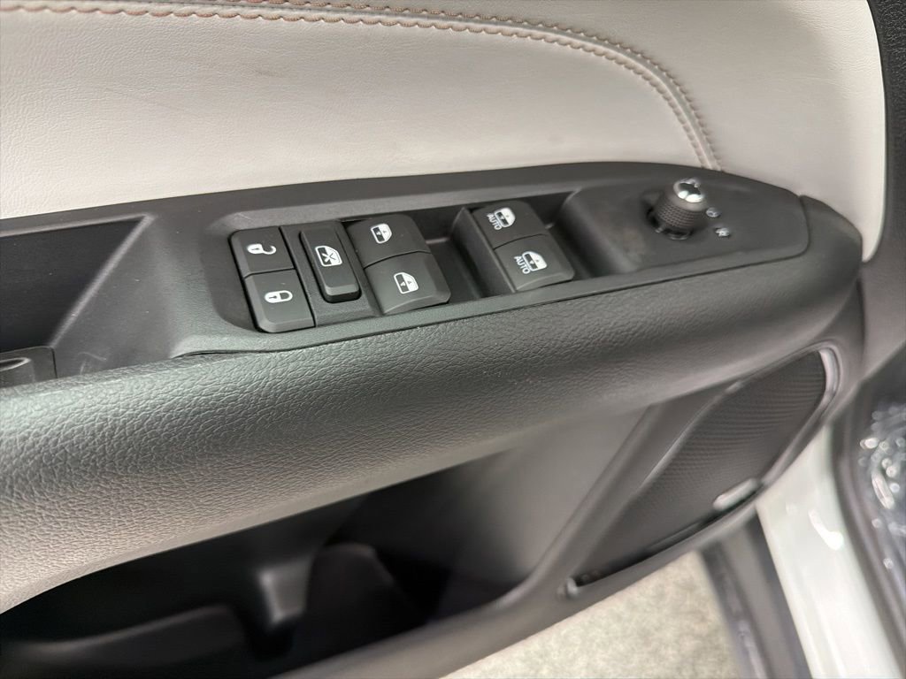 New 2026 Jeep Compass Limited image 18