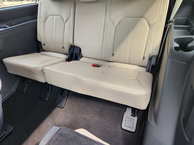 Used 2024 Ford Expedition Platinum image 26