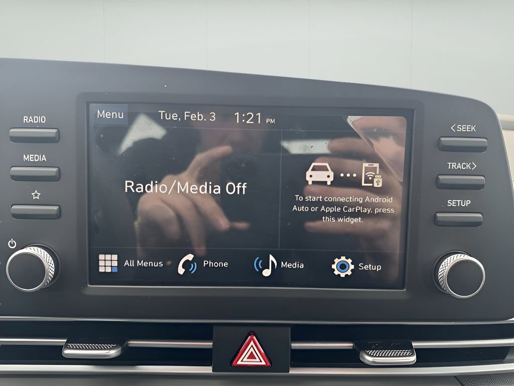 Used 2025 Hyundai Elantra SE FWD image 27