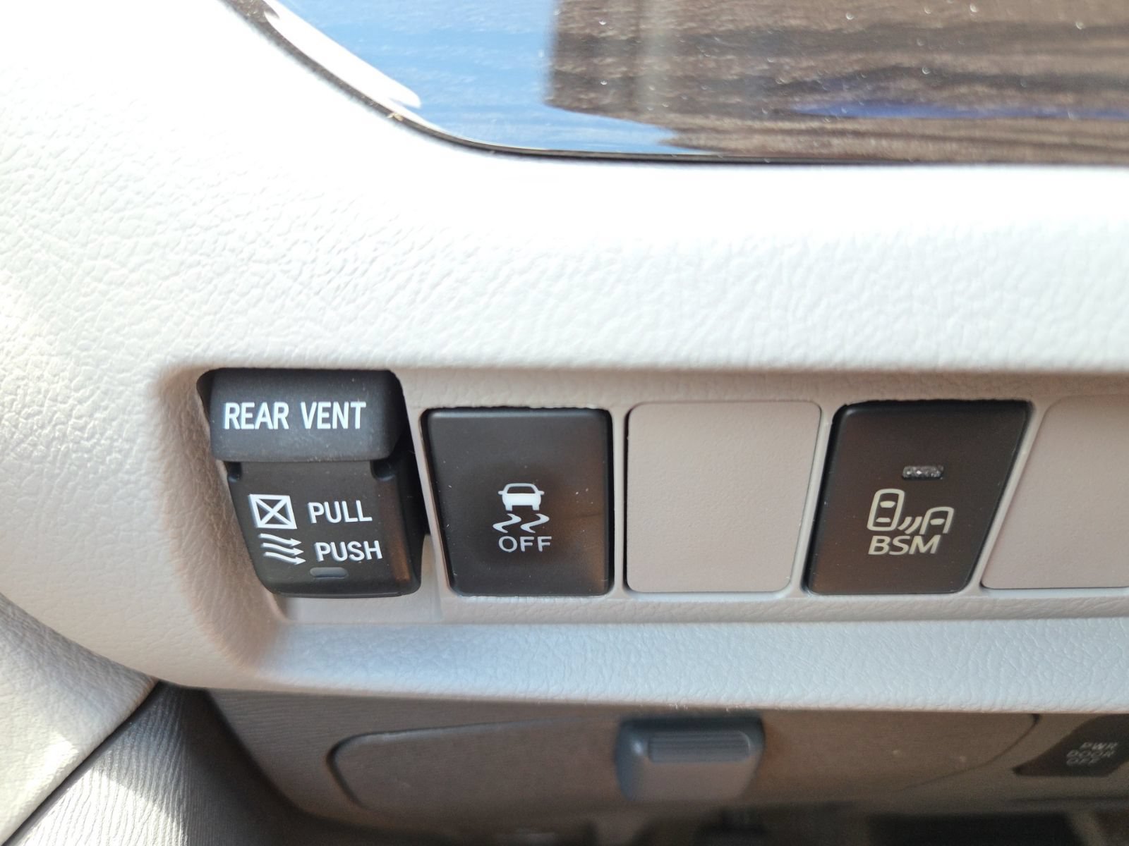 Used 2017 Toyota Sienna XLE FWD image 26