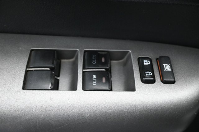 Used 2017 Toyota Sequoia SR5 AWD/4WD image 14