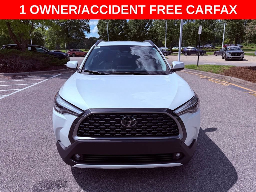 Used 2023 Toyota Corolla Cross XLE w/ Convenience Package FWD image 2